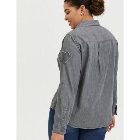 Torrid Taylor Dark Grey Denim Heart Button Front Shirt Women's 1X - Picture 2 of 13